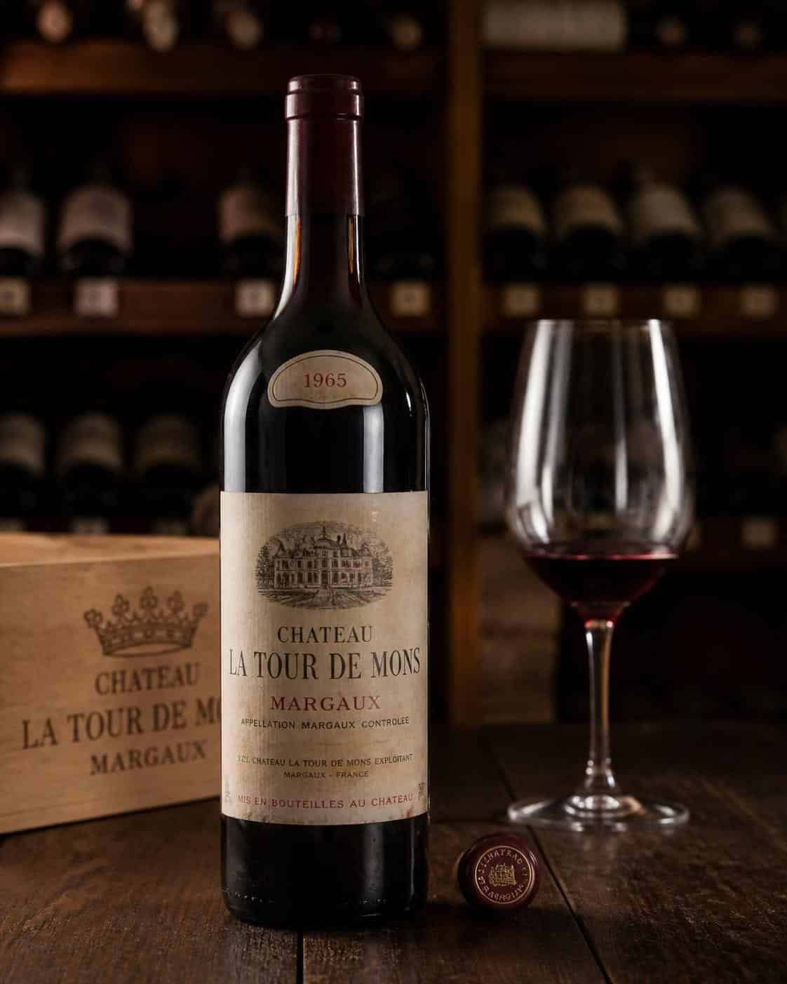 explorez les caractéristiques uniques du vin millésimé 1965, découvrez son histoire, ses arômes distinctifs et son élégance exceptionnelle.