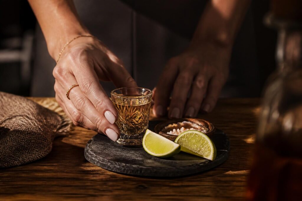 découvrez le rituel du tequila paf, apprenez à le servir correctement et savourez cette tradition mexicaine avec modération pour une expérience authentique et responsable.